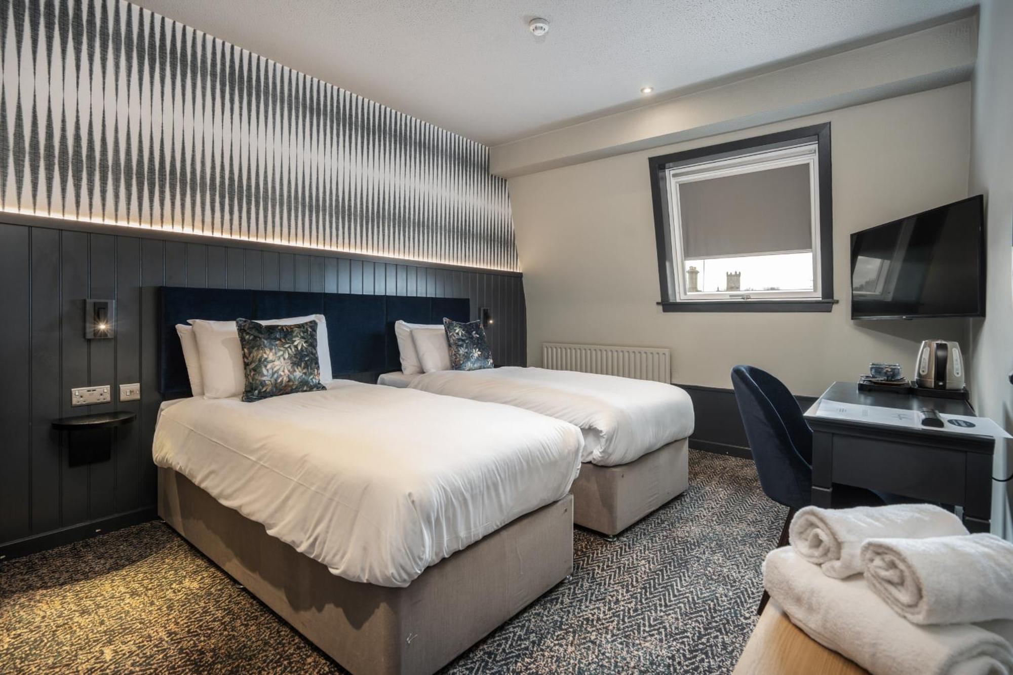 The Coachman Hotel Kilsyth Bagian luar foto
